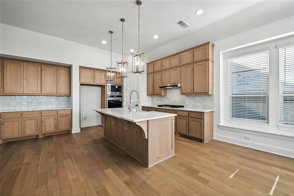 1636 Shandy Lane
