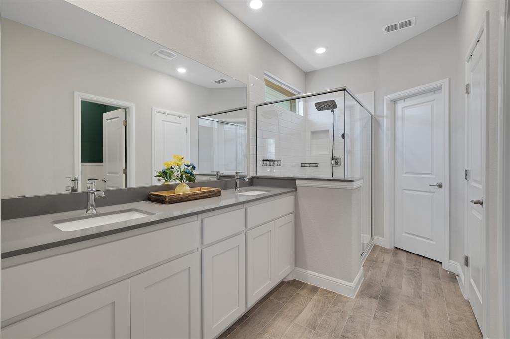 TRAILS OF ELIZABETH CREEK - Residential