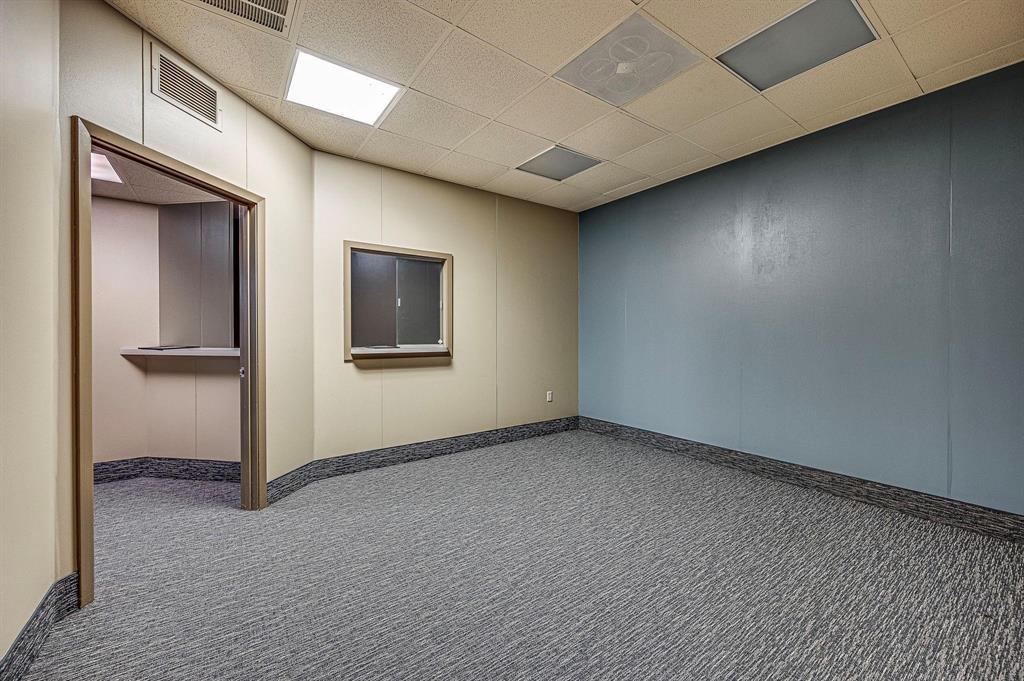 J Douthett - Commercial Lease