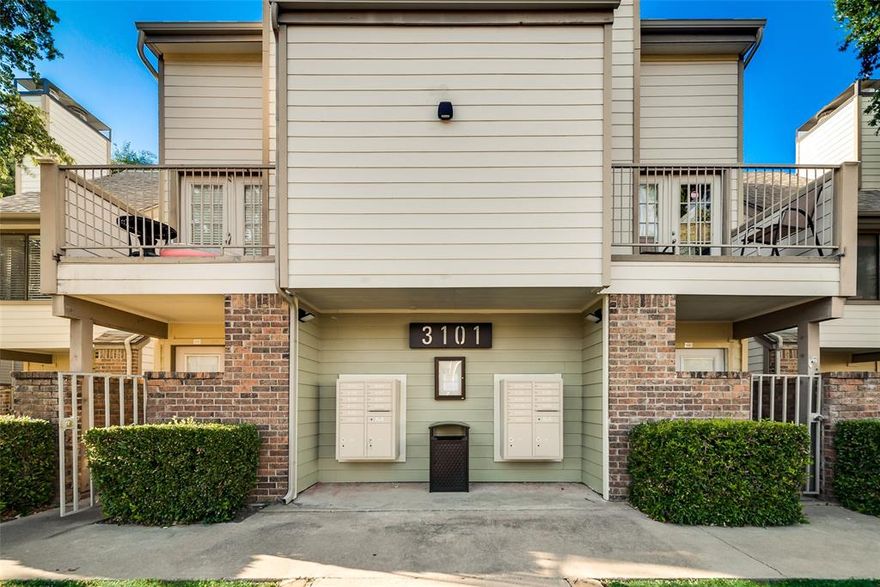 Hurry to see and lease this charming, large 1-1 condo in sought-after University Park Condominiums.  The unit is located in the quiet spot in the complex on the ground floor with peaceful greenspace just out of the front door.  The condo is nicely maintained with beautiful saltillo tile floors.  The property has a beautiful pool area, perimeter fencing and lots of lighting at night.  The complex is undergoing a major face lift that includes all new structural elements like steps and landings, siding, mailboxes, paint and more. Probably the best amenity of all is that the complex is walking distance to the 7th Street shopping and nightlife, the Museum District and UNTHSC.