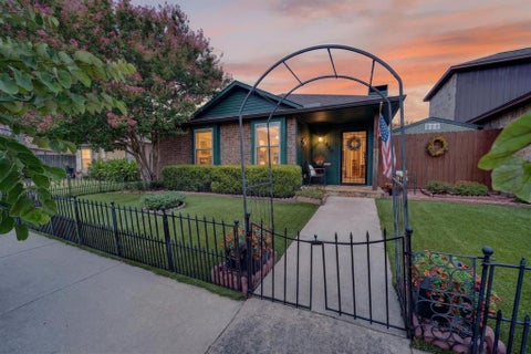 Photo of 240 Dewey Court, Irving, TX 75060 (MLS # 21391188)