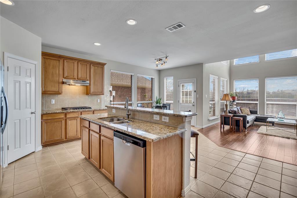 3537 Navarro Way