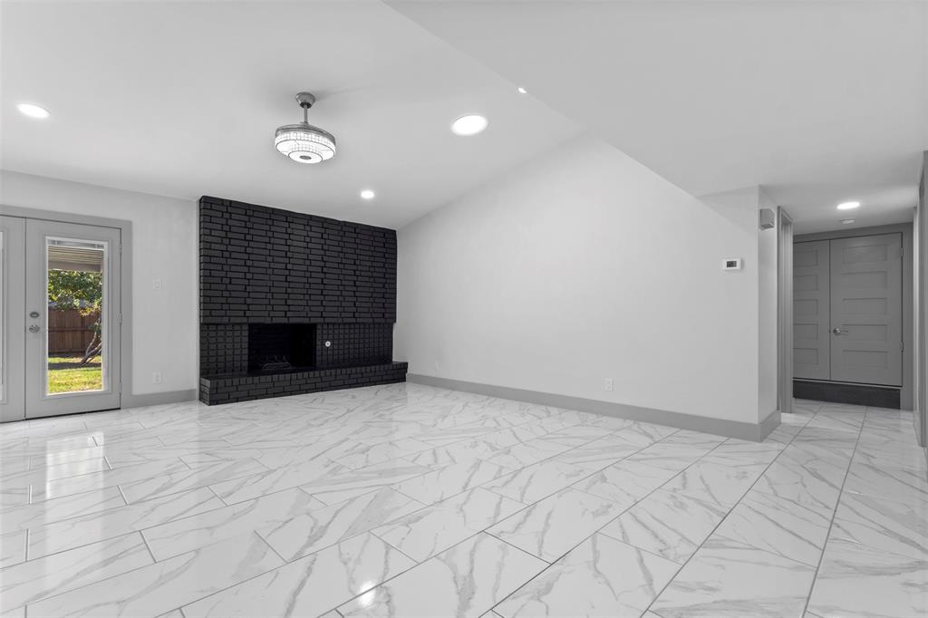 1528 Carnation Drive