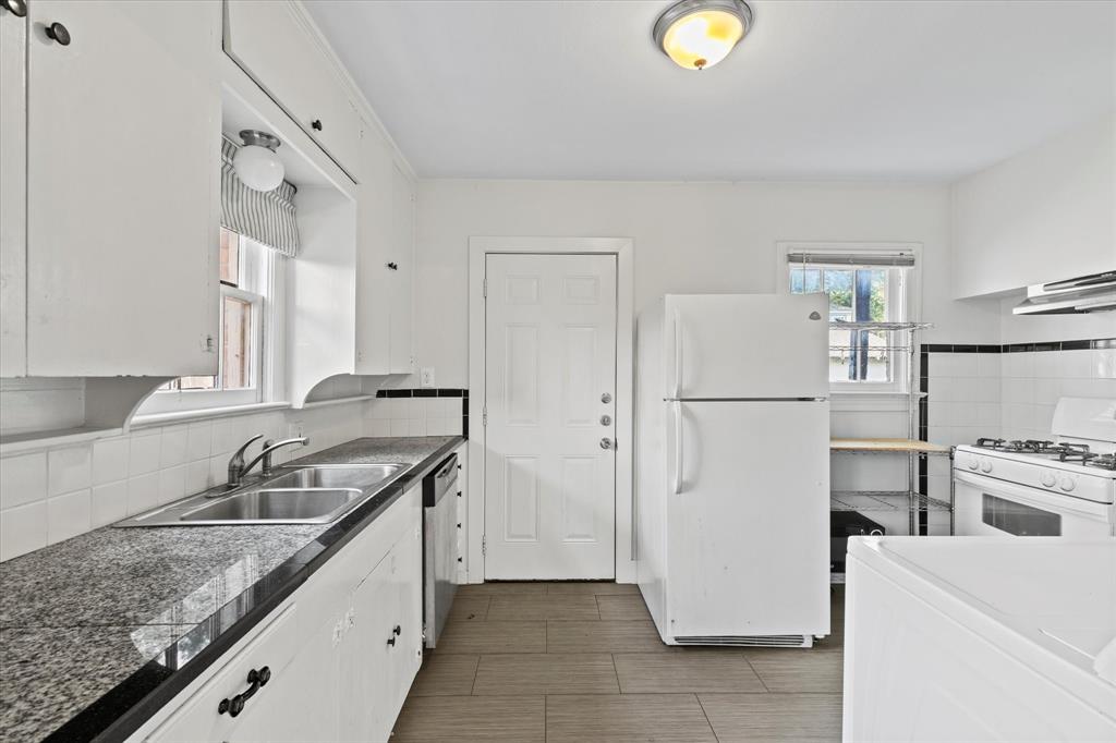 Cb 1916 - Residential Lease