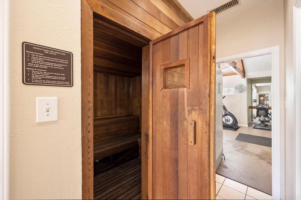 Cloisters Condo The - Residential