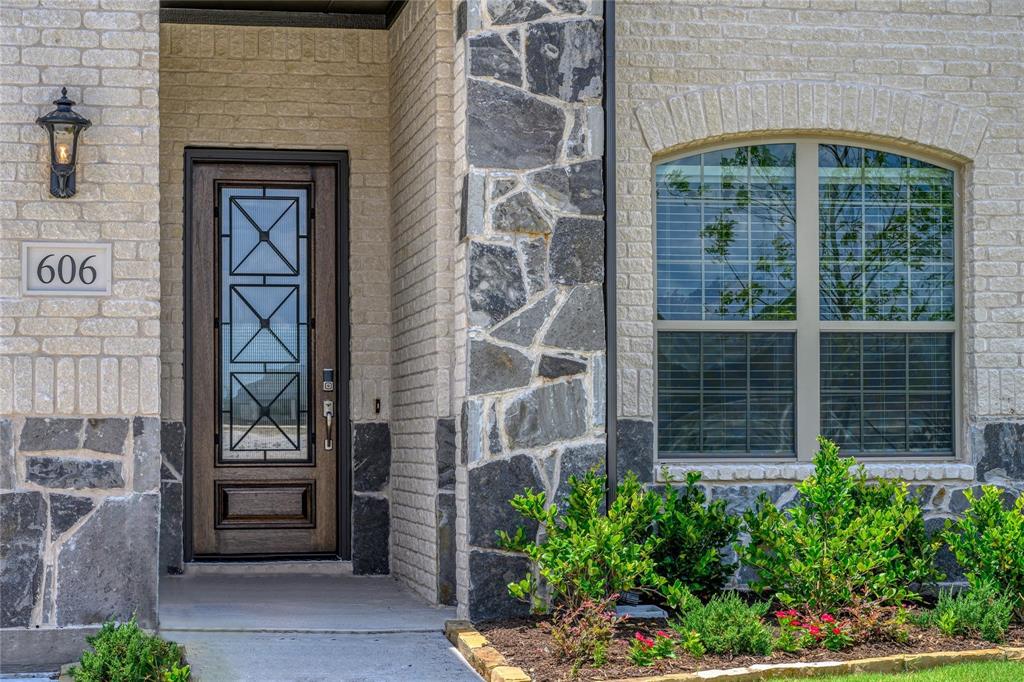 606 Quartz Street