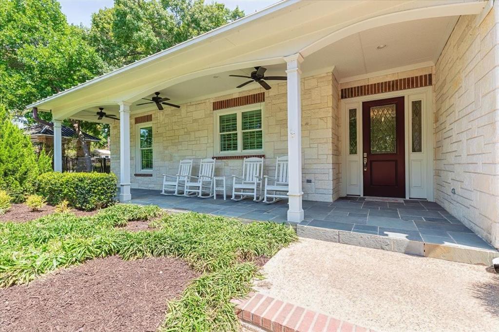 2707 Farmers Branch Lane