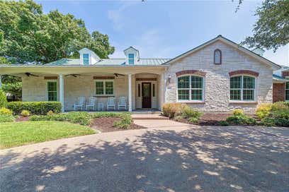 2707 Farmers Branch Lane Farmers Branch TX 75234