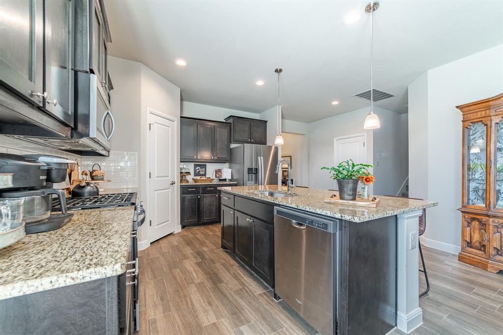 Weatherford, Texas 76087, United States, 4 Bedrooms Bedrooms, ,3 BathroomsBathrooms,Residential,Pending,88200