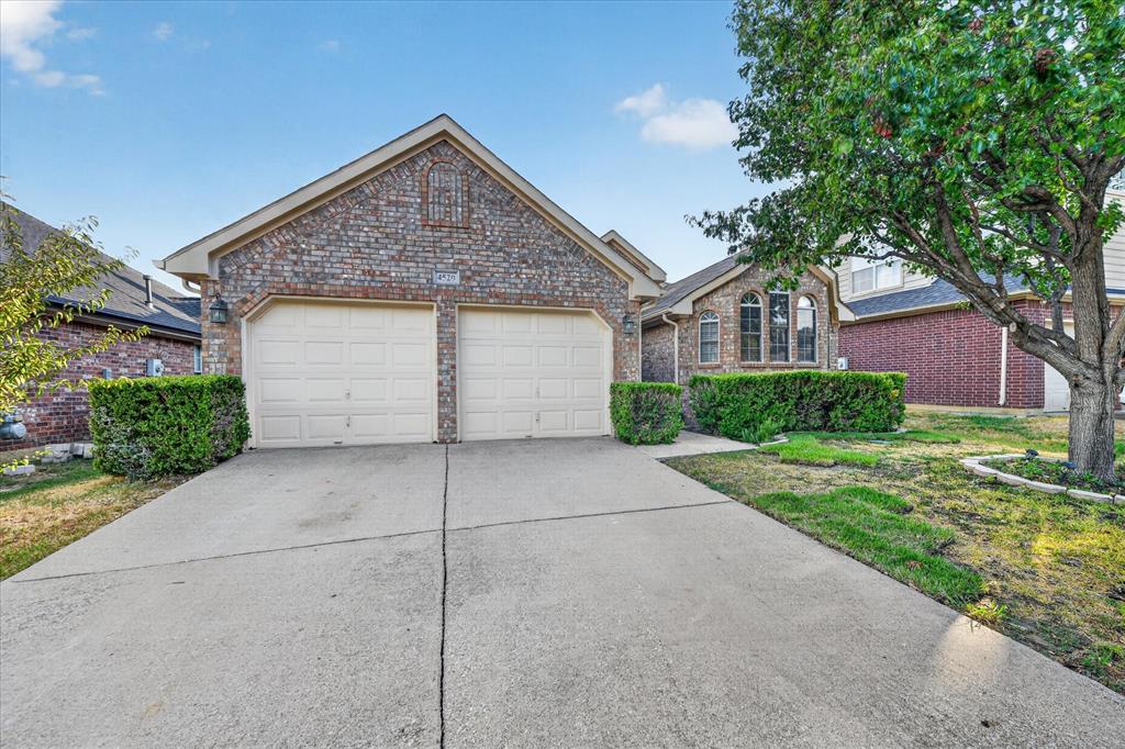 4520 Angelina Way