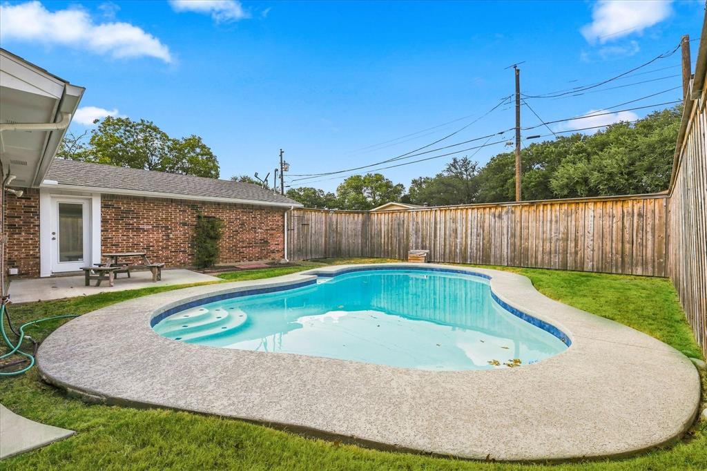 1405 Wind Cave Circle