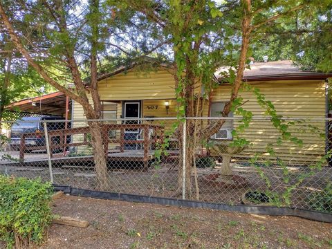 207 Thompson Street Waxahachie TX 75165