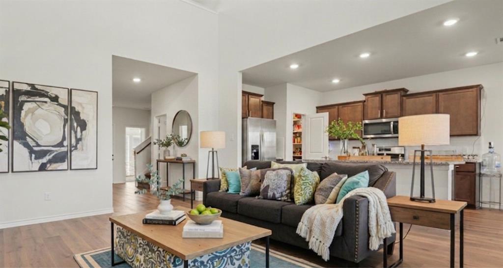 1613 Grand Villa Street