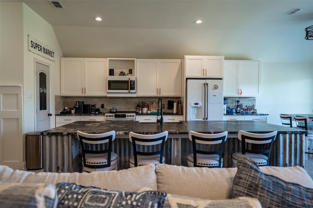 1824 Fair Oaks Lane