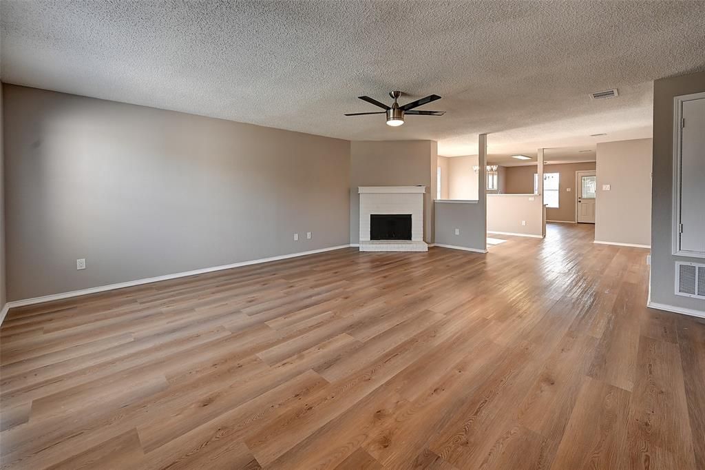 Photo of 225 Stoneridge Drive, Mesquite, TX 75149 (MLS # 21088881)