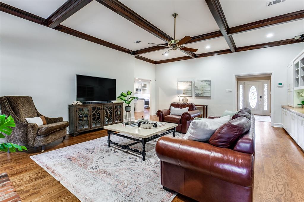 9203 Alta Oaks Drive