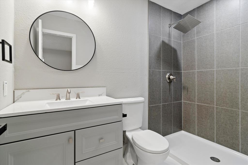 THE WOODS 11TH SEC REV - Residential