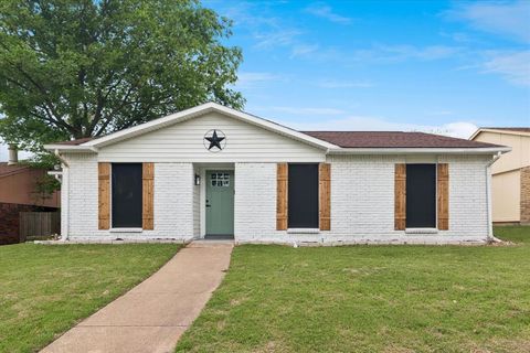 7426 Cloverglen Drive Dallas TX 75249