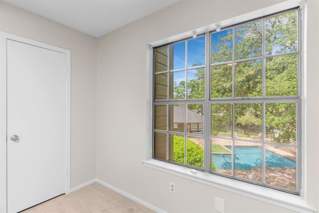 Richardson Crossing Condo - Residential