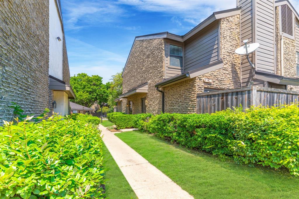 Richardson Crossing Condo - Residential