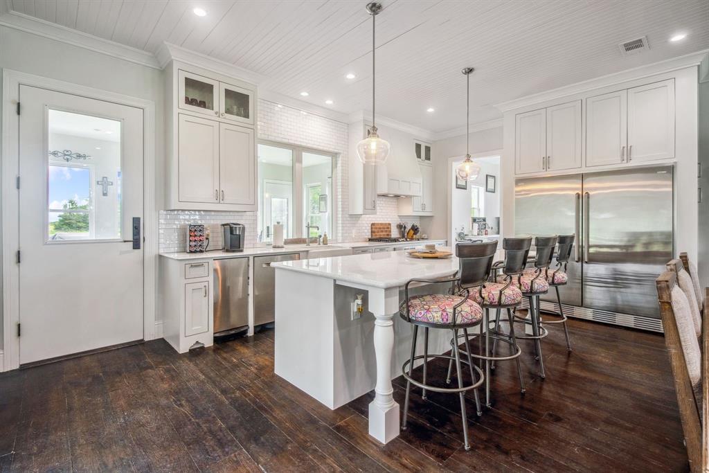 6170 GREEN MEADOW Lane