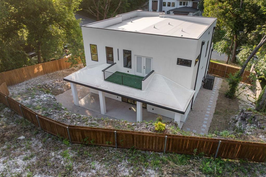 912 Brookwood Drive