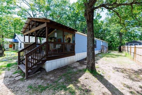 A home in Mabank