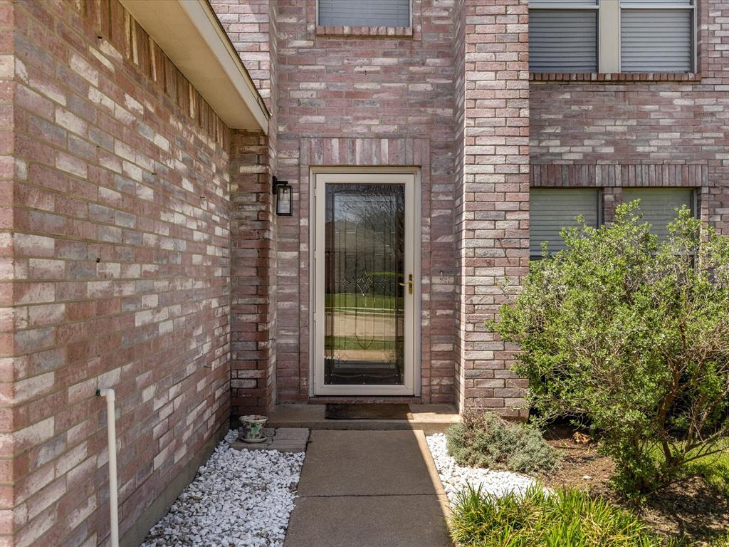5209 Prestwick Drive