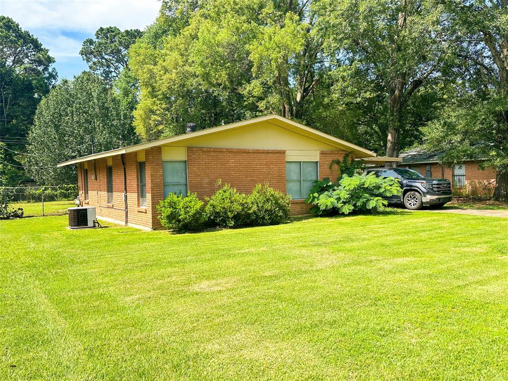 877 Willow Drive