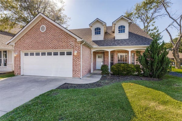 136 COLLEGE ST S, KELLER, TX 76248 - Image 158b7de20d12e66bbf2eed2fdaf50896/3059934650