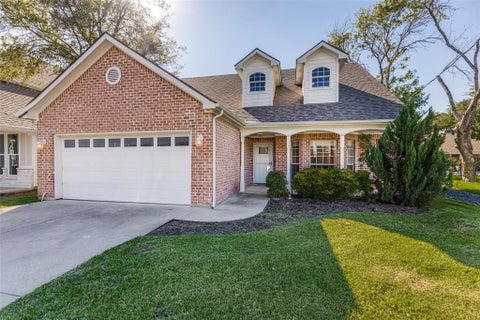 Photo of 136 S College Street S, Keller, TX 76248 (MLS # 21407218)