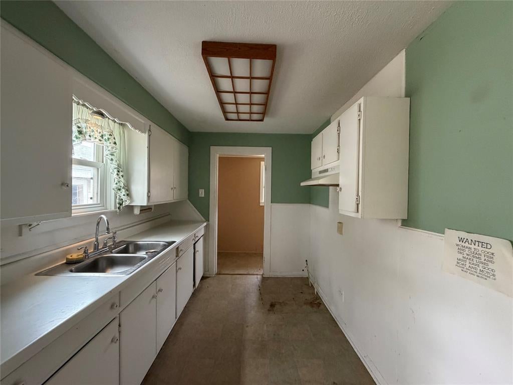 303 E 5th Street