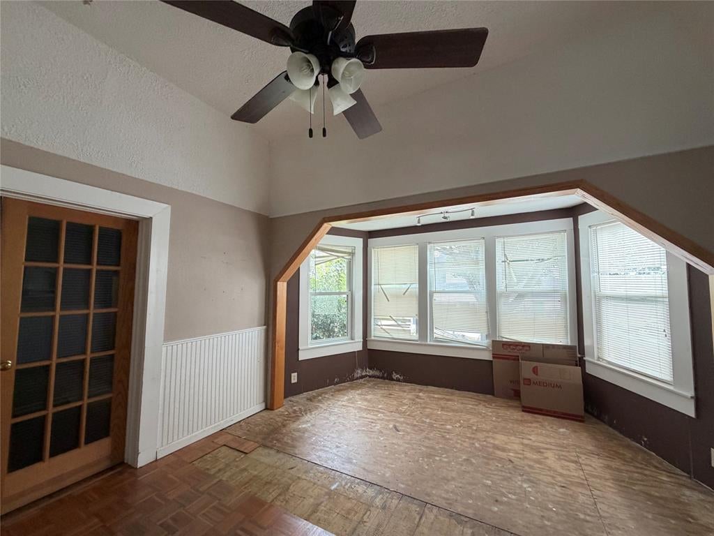 303 E 5th Street