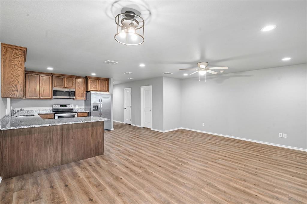 Main Place Ph II - Residential Lease