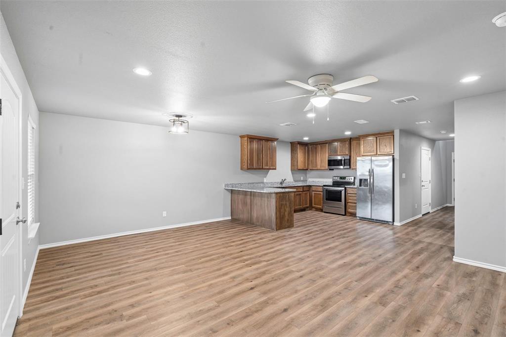 Main Place Ph II - Residential Lease