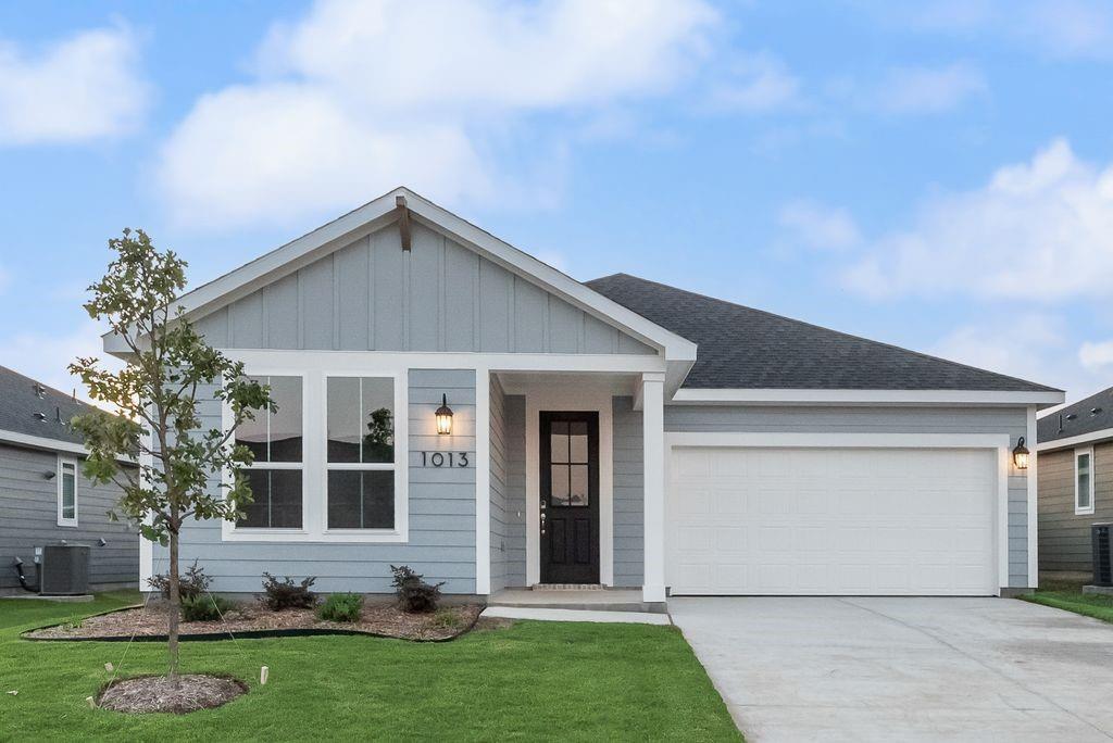 1013 Canoe Way