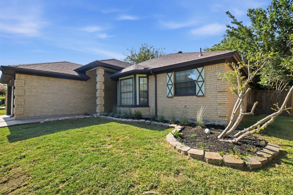 927 Freestone Drive