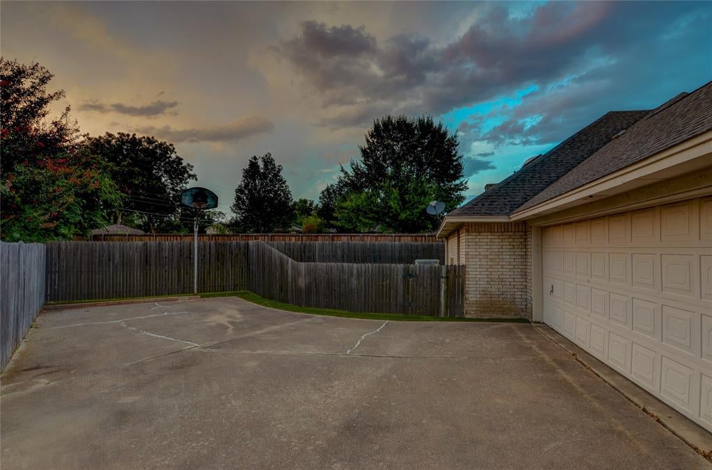 8240 Saddlebrook Drive