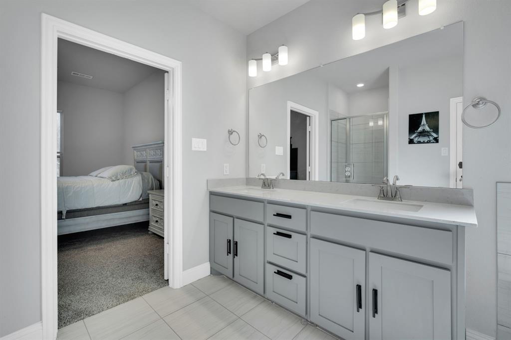 Dustin Manor - Residential