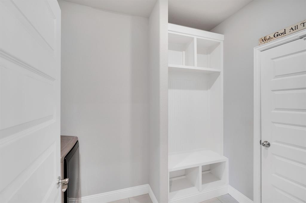 Dustin Manor - Residential