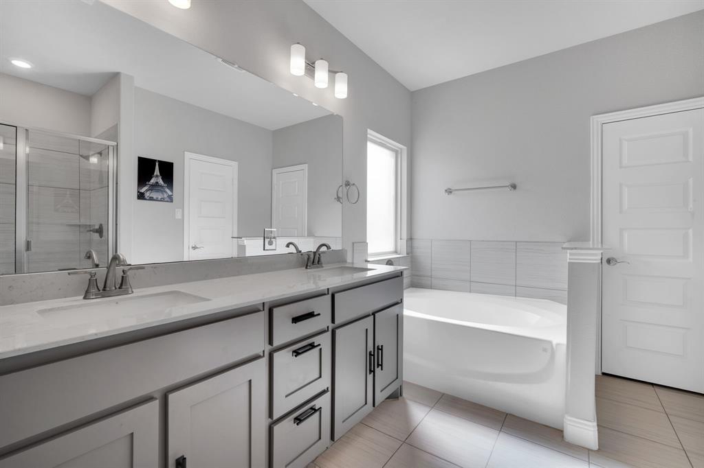 Dustin Manor - Residential