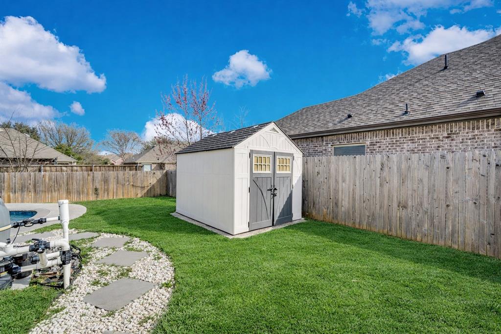 Dustin Manor - Residential