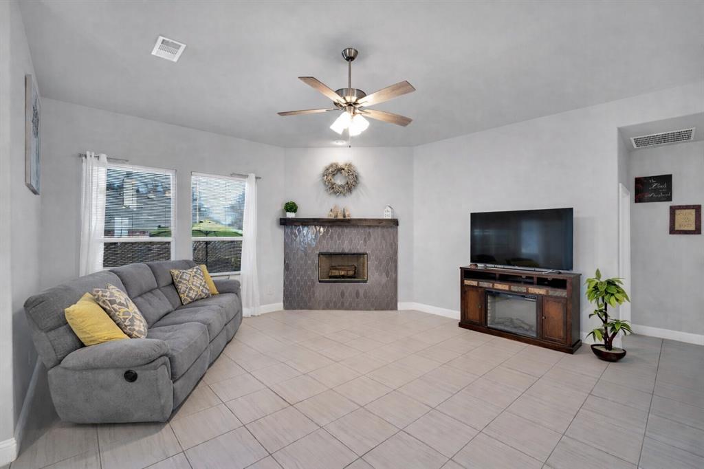 Dustin Manor - Residential