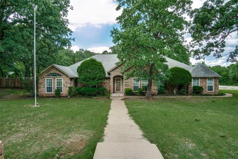 4465 Northern Dancer Drive Burleson TX 76028