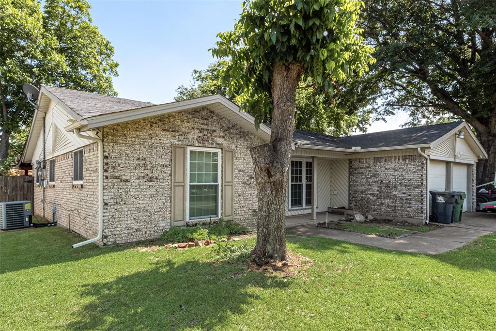 2900 Lachelle Lane