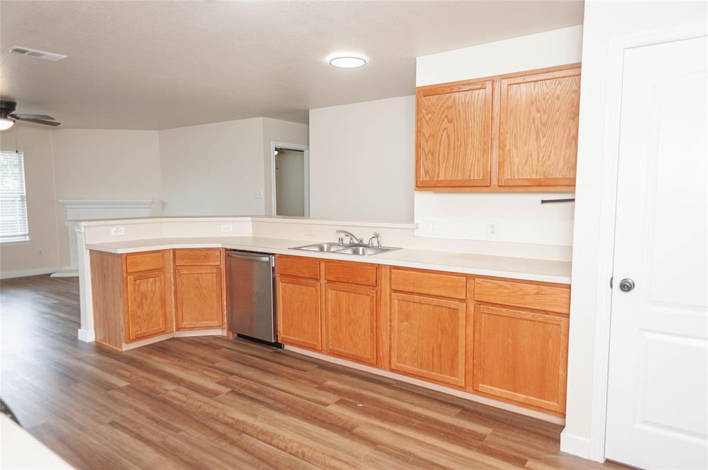 Fox Hollow Estates Ph II - Residential Lease