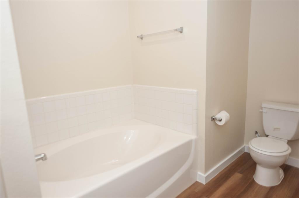 Fox Hollow Estates Ph II - Residential Lease