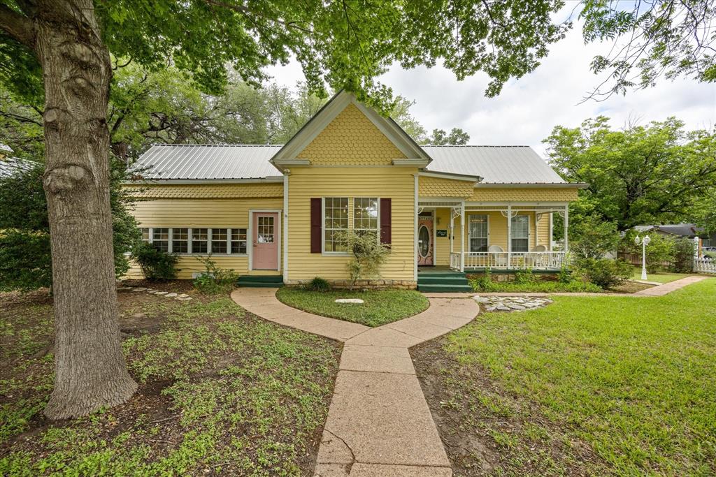 1002 W Pearl Street