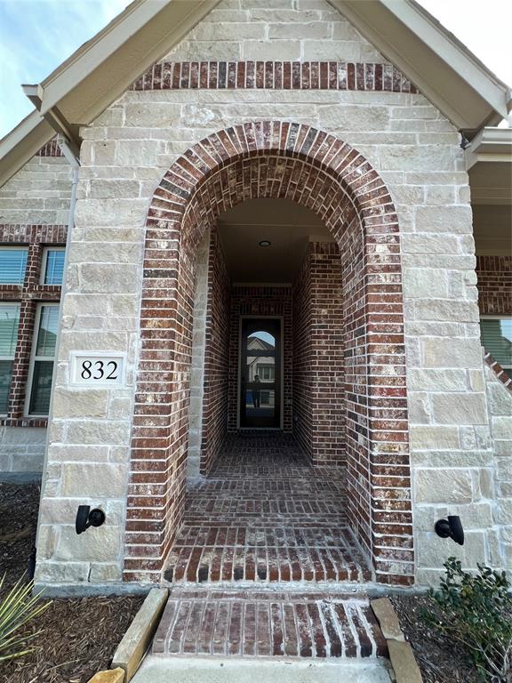 832 Blue Yucca Lane