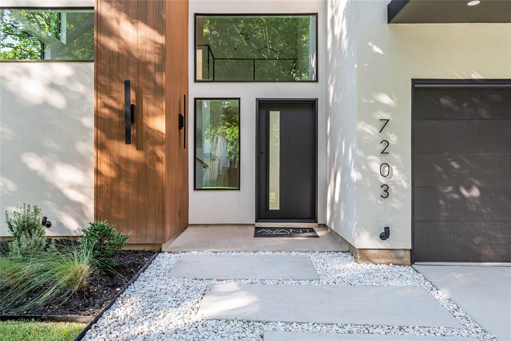 7203 Casa Loma Avenue